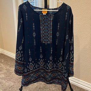 Graphic tunic top
